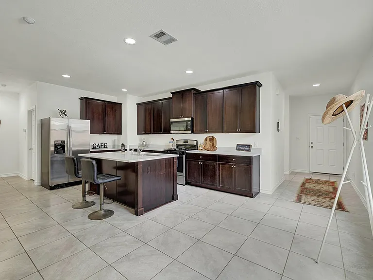 216 Mary Max Cir — Photo 25