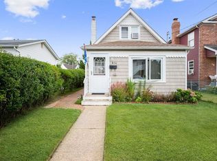 854 S 5th St, Lindenhurst, NY