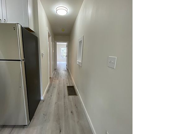 5th image of 1870 19th Ave