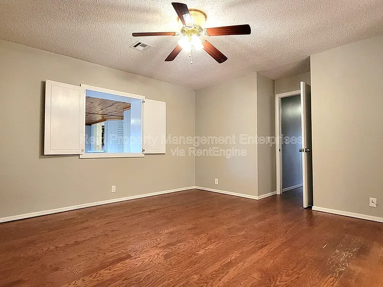 740 Royal Ln — Photo 13