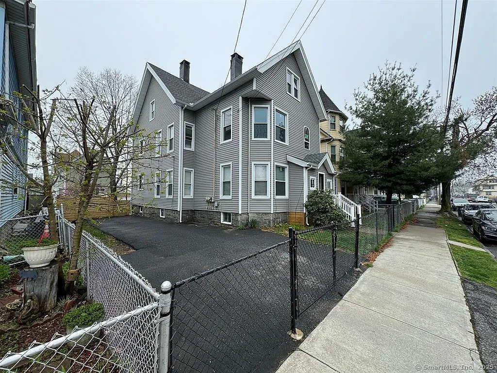 Building Photo - 557 Colorado Ave #2