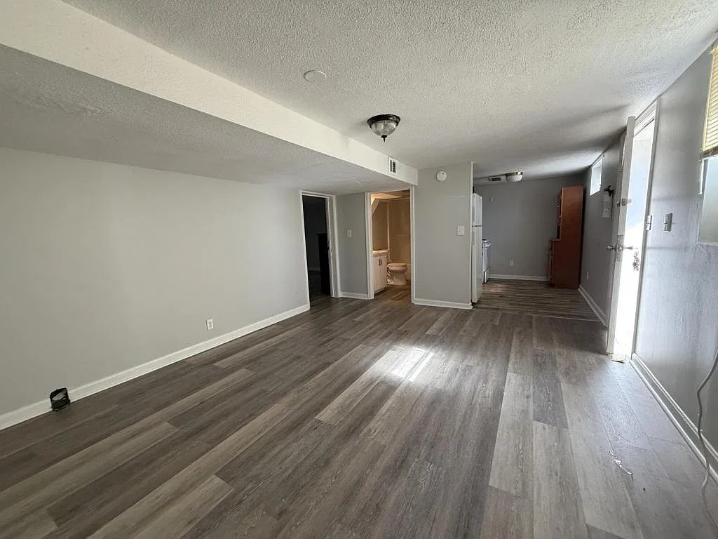 920 Sunset Dr — Photo 4