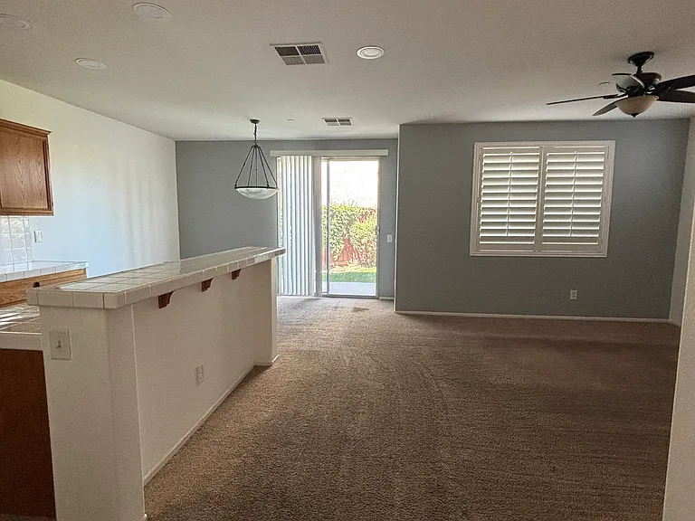 4417 Lakeview Ct — Photo 10