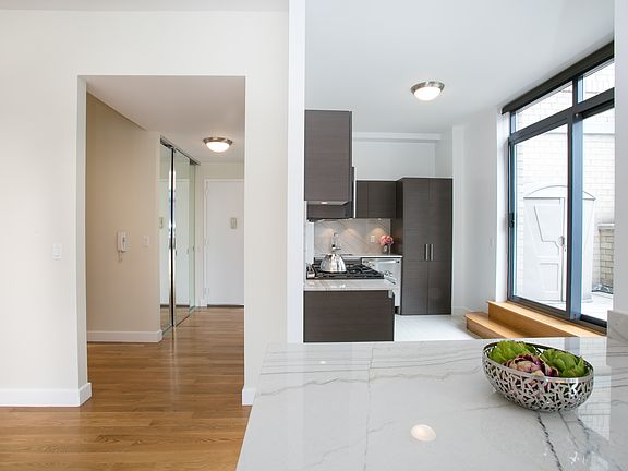 5th image of 235 W 48th St #44A