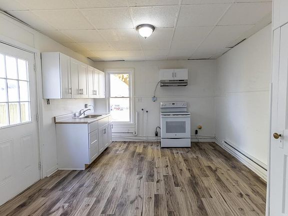 4th image of 117 N 12th St APT A