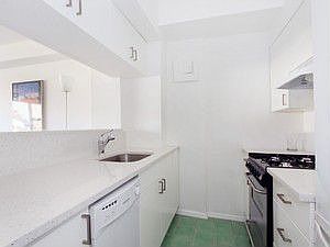 3rd image of 33 Greenwich Ave APT 10E