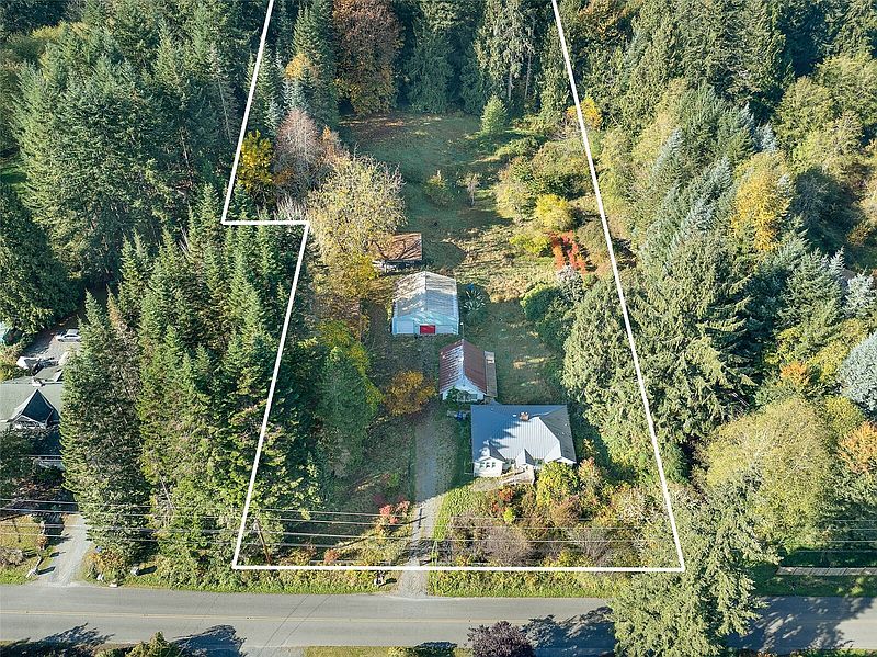 3rd image of 208 N Nyden Farms Road