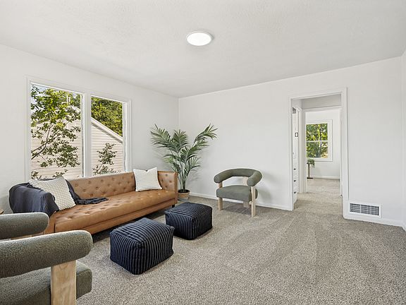 2nd image of 662 29th St