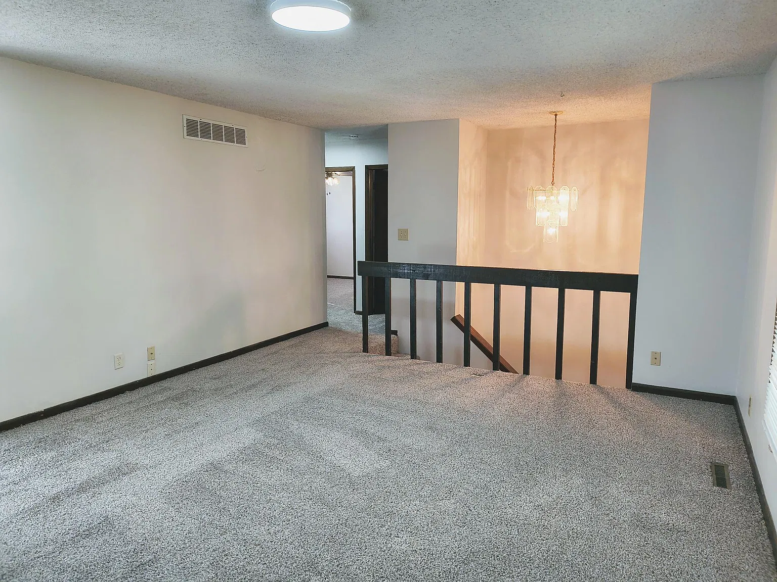 2 bed, 924 sqft, $1,495 — Photo 2