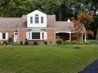 33 Alden Rd, Poughkeepsie, NY 12603