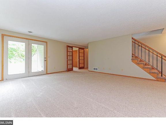 5th image of 706 E Nicollet Blvd