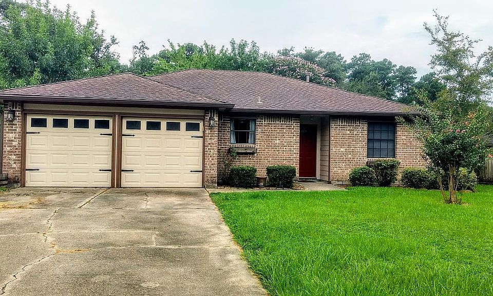 A nice, quiet cul-de-sac with plenty of parking space