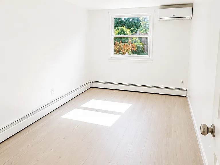 1015 Throggmorton Ave #GROUND FLOOR — Photo 7