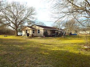1135 E 2nd St, Hempstead, TX 77445