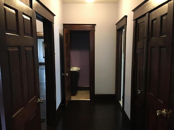 4th image of 1120 W North St