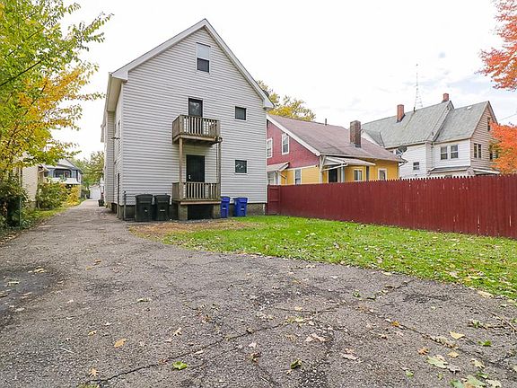 2nd image of 14403 Westropp Ave