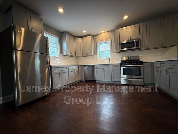 3rd image of 1232 N Hamlin Ave