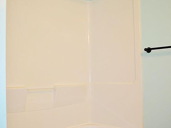 5th image of 105 E Meadow Heights Ave