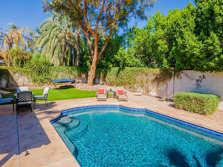 Large pool that can be Heated or Cooled