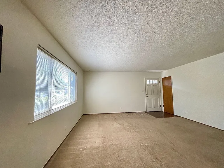 3063 Linda Vista Ave — Photo 6