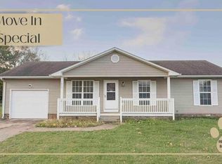 1012 Cooper Dr, Oak Grove, KY 42262