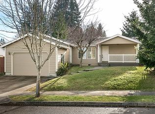 416 SE Mountain View Rd, Estacada, OR 97023