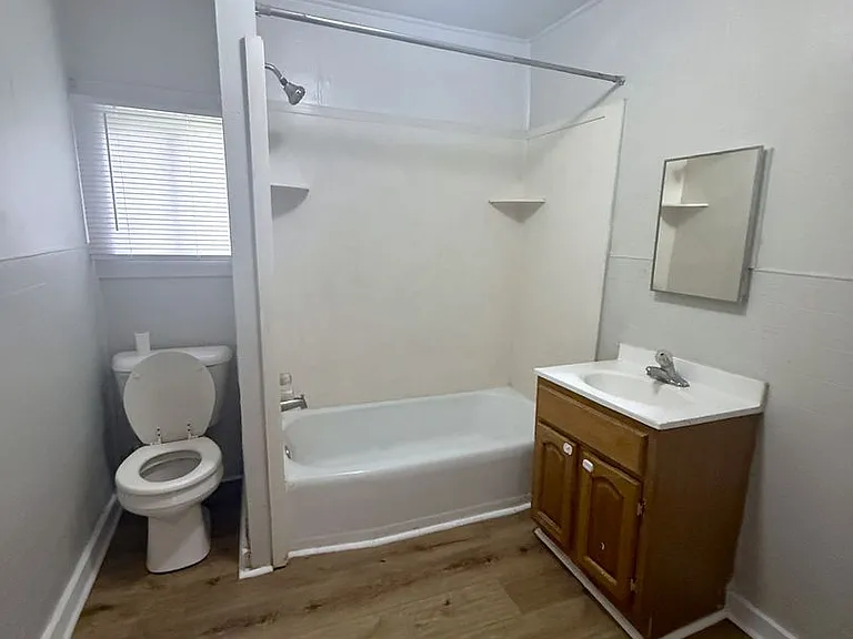300 N Kinney Ave — Photo 14