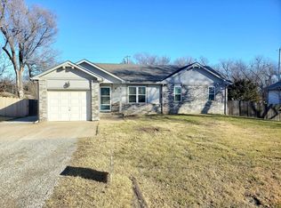 516 N Lakeside Dr #1, Andover, KS 67002
