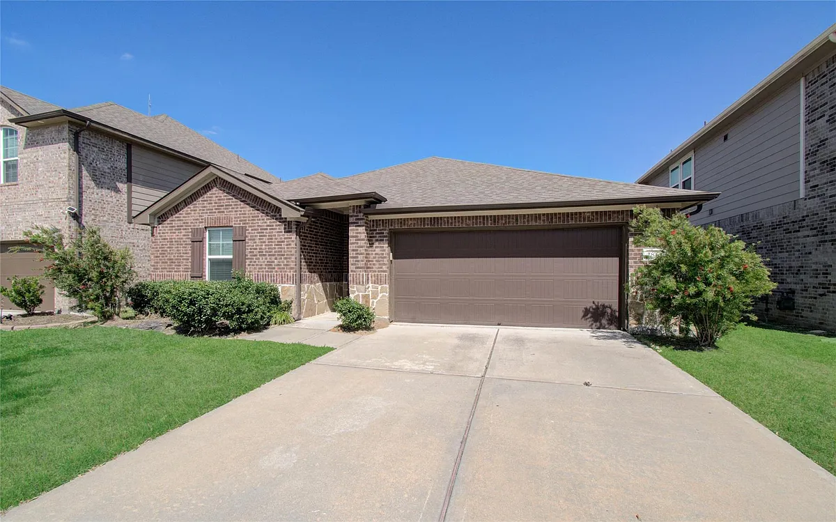 Building Photo - 2815 Dry Creek Dr