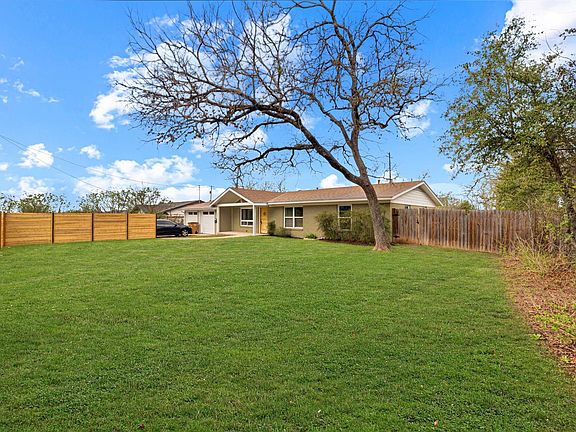 3rd image of 5510 Manor Rd #A