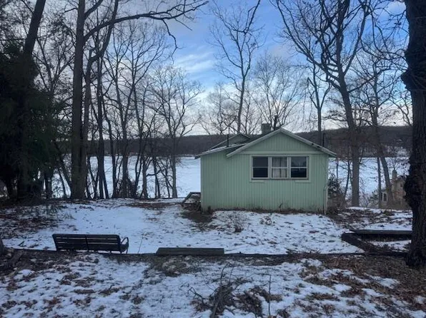 396 Highland Rd, Chelsea, MI 48118