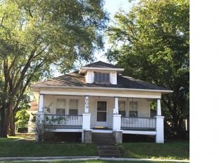 709 E Main St, Urbana, IL 61802