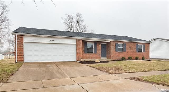1st image of 698 Watersedge Dr
