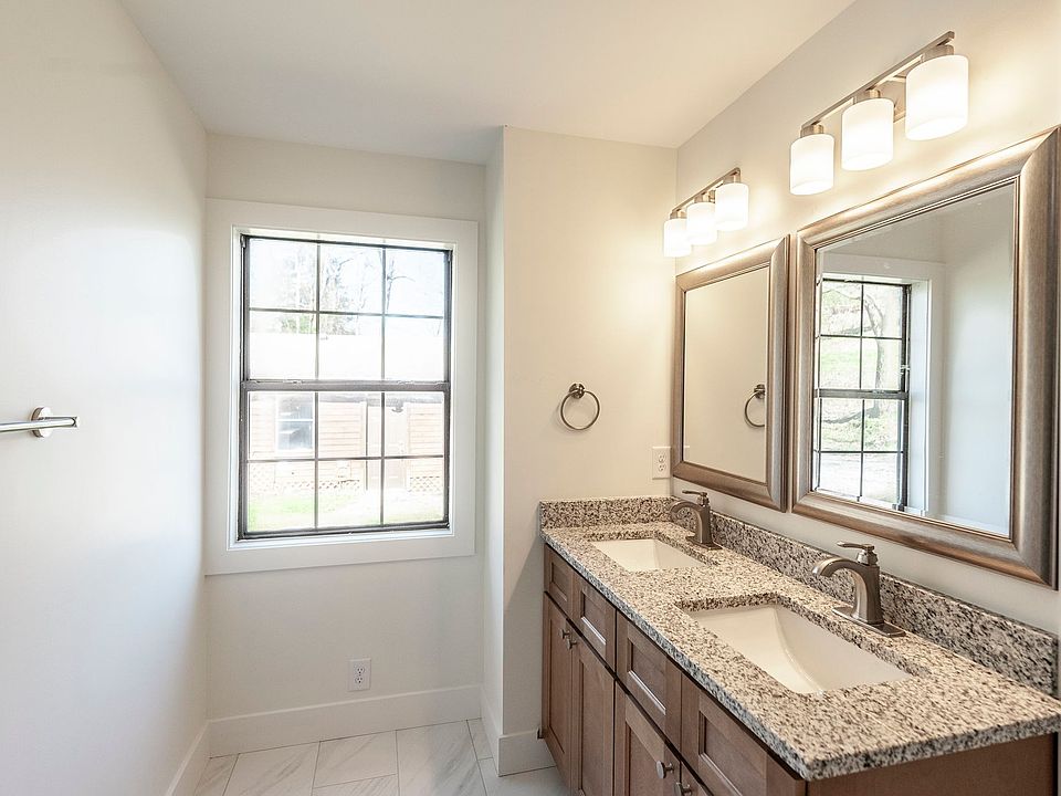 31st image of 655 Cummings Ln