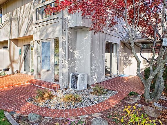 3rd image of 2336 Bay Woods Ct. Bay City Mi. #48706
