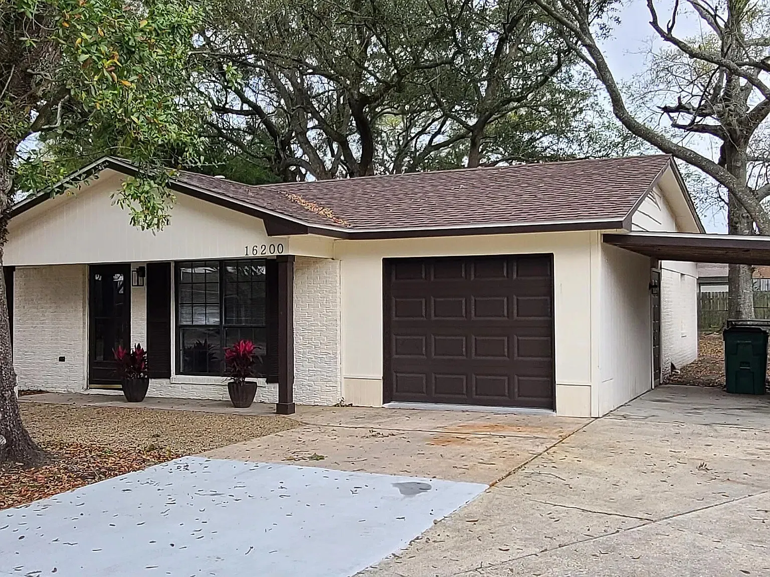 3 bed, 1811 sqft, $2,200 — Photo 2
