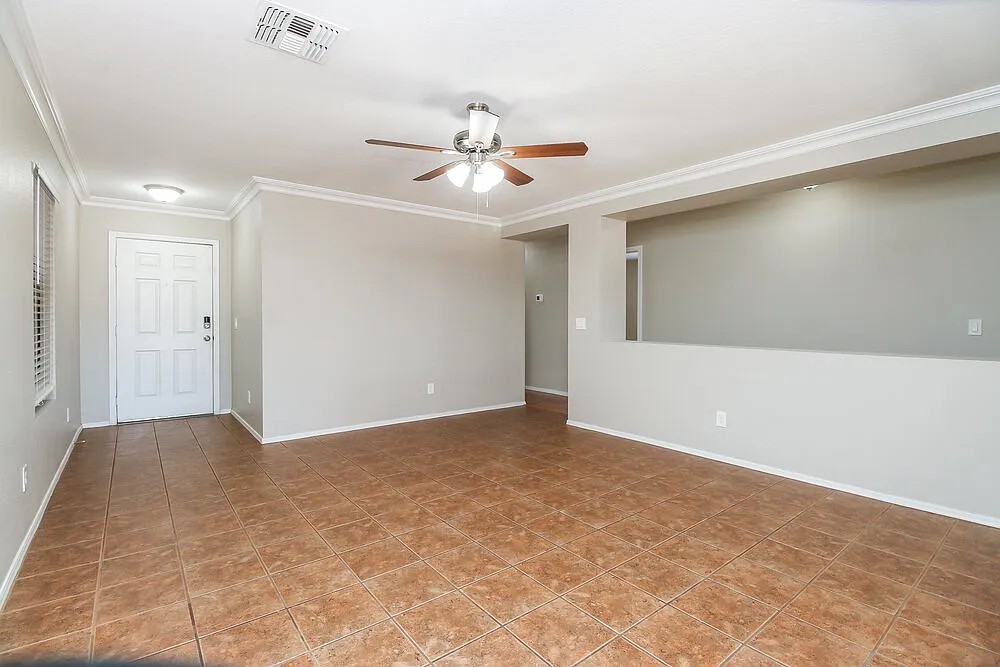 3 bed, 2.0 bath, 1363 sqft, $2,295 — Photo 3
