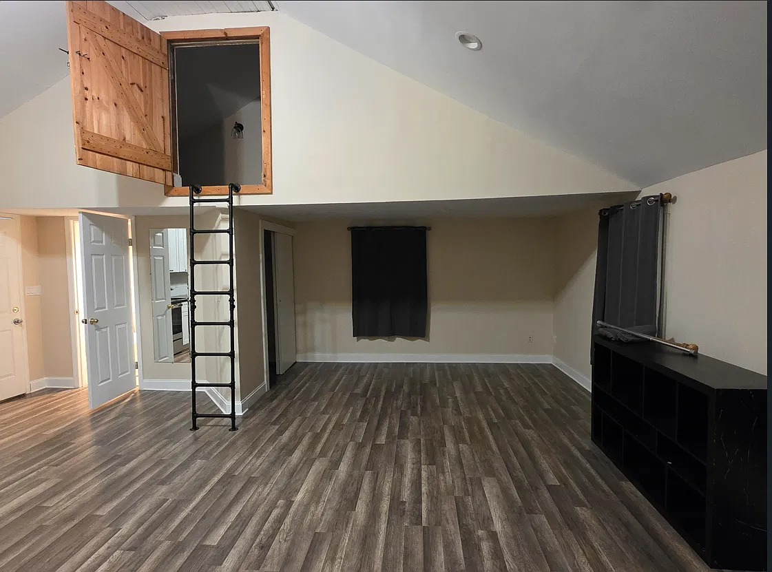 Studio, 1000 sqft, $1,800 — Photo 3