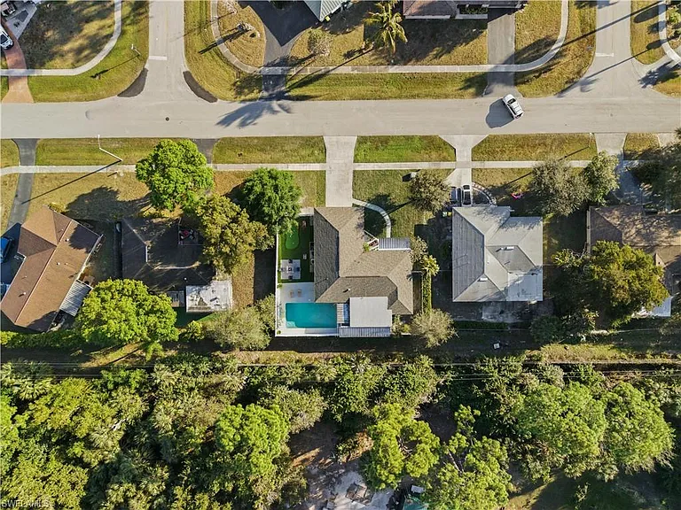 2473 Poinciana St — Photo 7