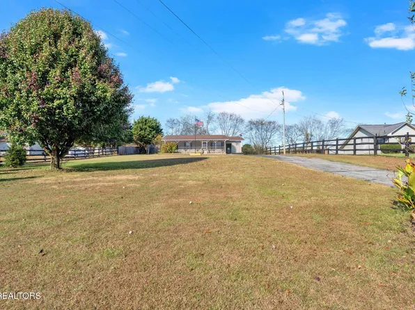 673 Ross Dr, Dandridge, TN 37725