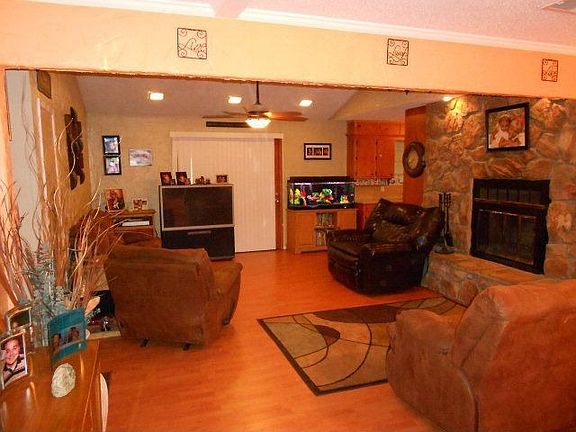 3rd image of 1702 Goodwin Dr