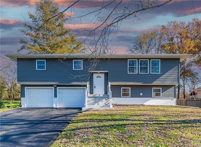 1st image of 338 Lake Vue Dr