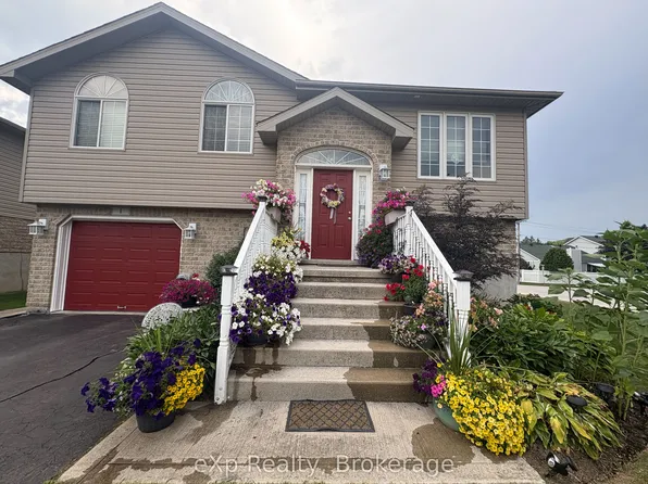 1 Saint Andrews Dr, Meaford, ON N4L 0A2
