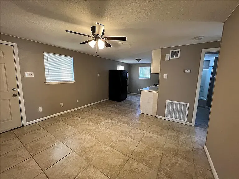 1519 Robin Street — Photo 9