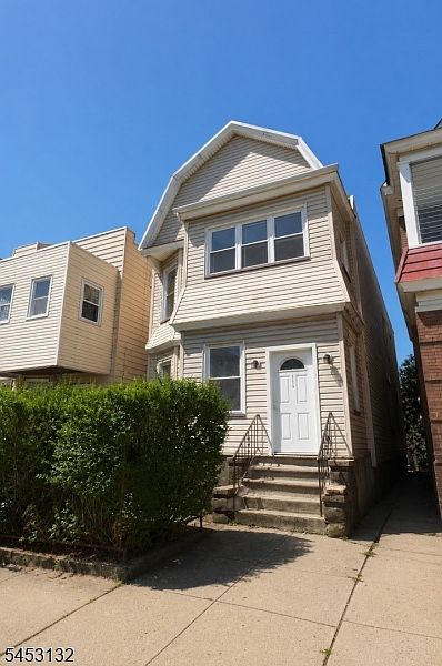 1st image of 143 Pearsall Ave