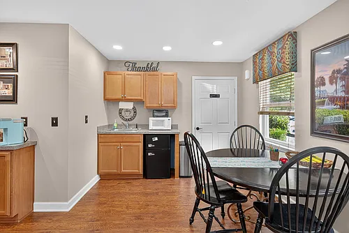 Sawbranch Apartments Photo 1