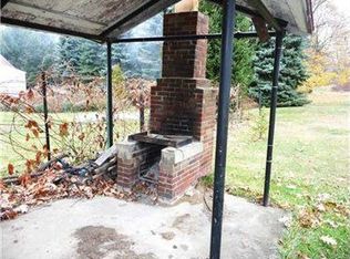 762 Blackhawk Rd, Beaver Falls, PA 15010