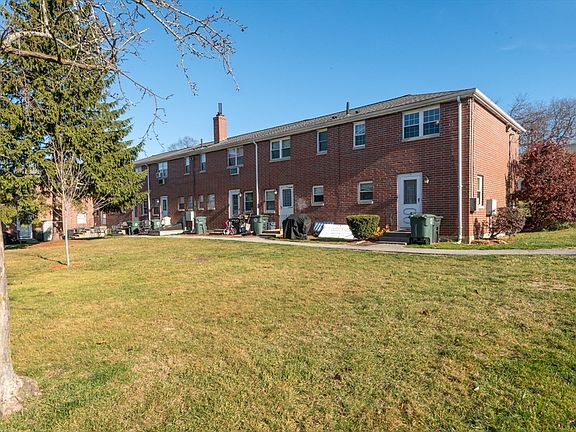 4th image of 36 Village Green Dr