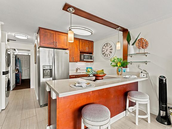 3rd image of 2611 Ala Wai Blvd APT 706