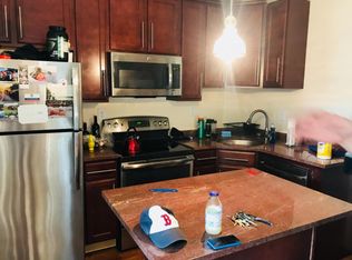 18 Hull St APT 3, Boston, MA 02113